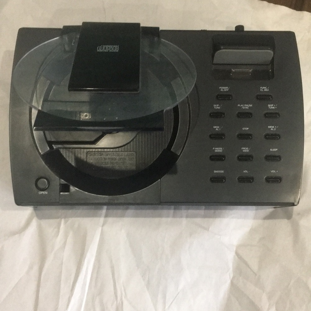 Vintage Sylvania iMode Mini Component CD Player With iPod/iPhone Docking